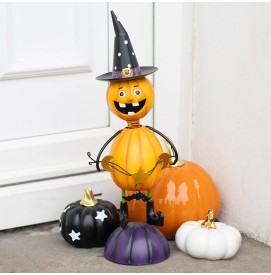 Orangefarbene Kürbis Figur...